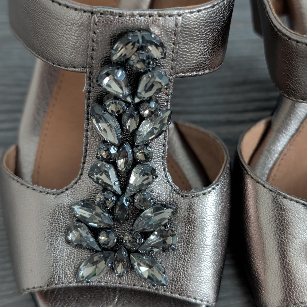 SOFFT Metallic Gold Leather Slip On Open Toe Heel Shoes Crystal Vamp 6W 6 Wide - Picture 3 of 15